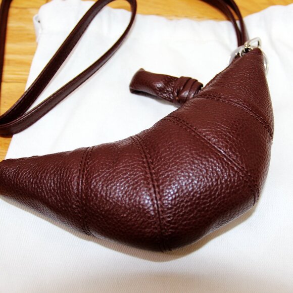BNWT SS25 LEMAIRE CROISSANT COIN POUCH BROWN - Picture 3 of 8